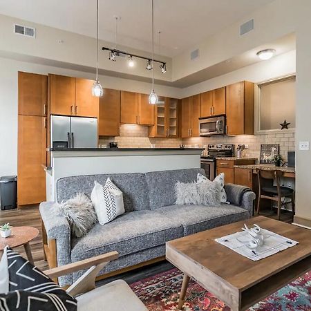 Spacious Flat + Gym + Pool Apartment Houston Exterior photo
