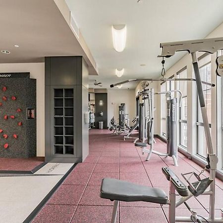 Spacious Flat + Gym + Pool Apartment Houston Exterior photo