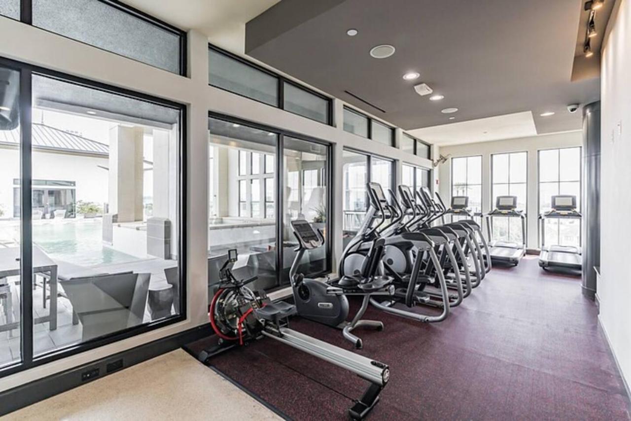 Spacious Flat + Gym + Pool Apartment Houston Exterior photo